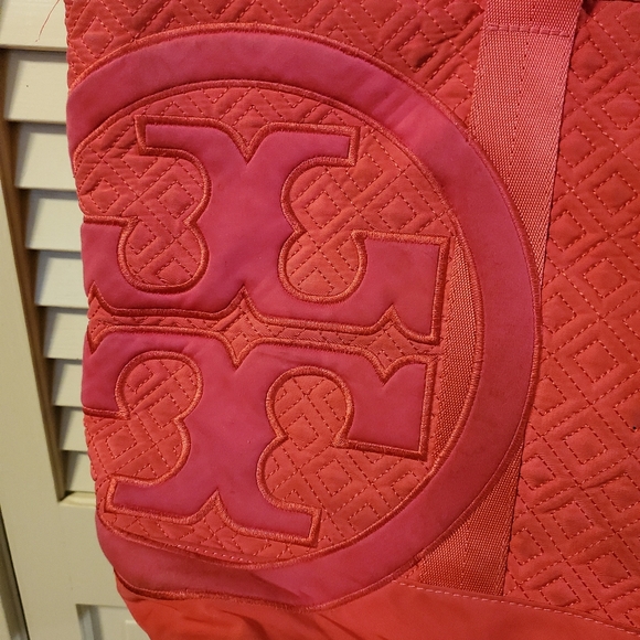 Tory Burch HOT PINK **HANDBAG!!! - Picture 2 of 9